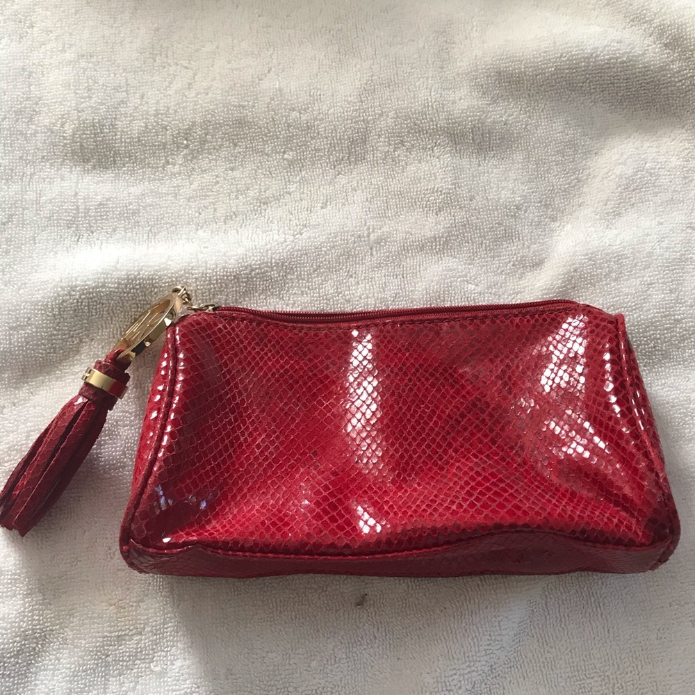 Red clutch